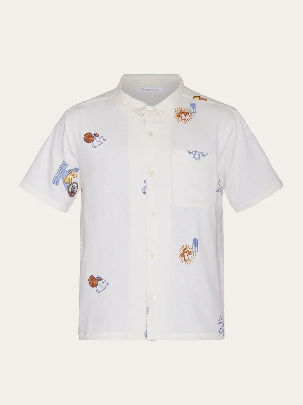 Men's short-sleeve sustainable bamboo shirt-Box fit short sleeve shirt with embroidery - GOTS/Vegan - Egret