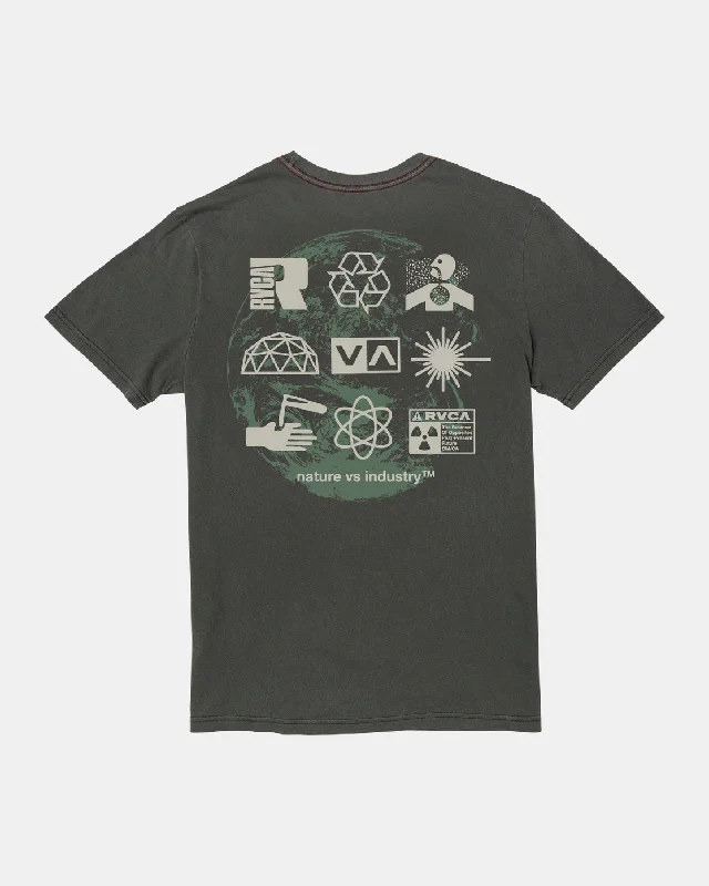 Men's short-sleeve sage green athletic shirt-Infografik Tee - Pirate Black